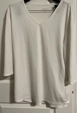 Seg’ments Women’s White Ribbed 3/4 Sleeve V Neck Top EUC made in Canada XL.   o3