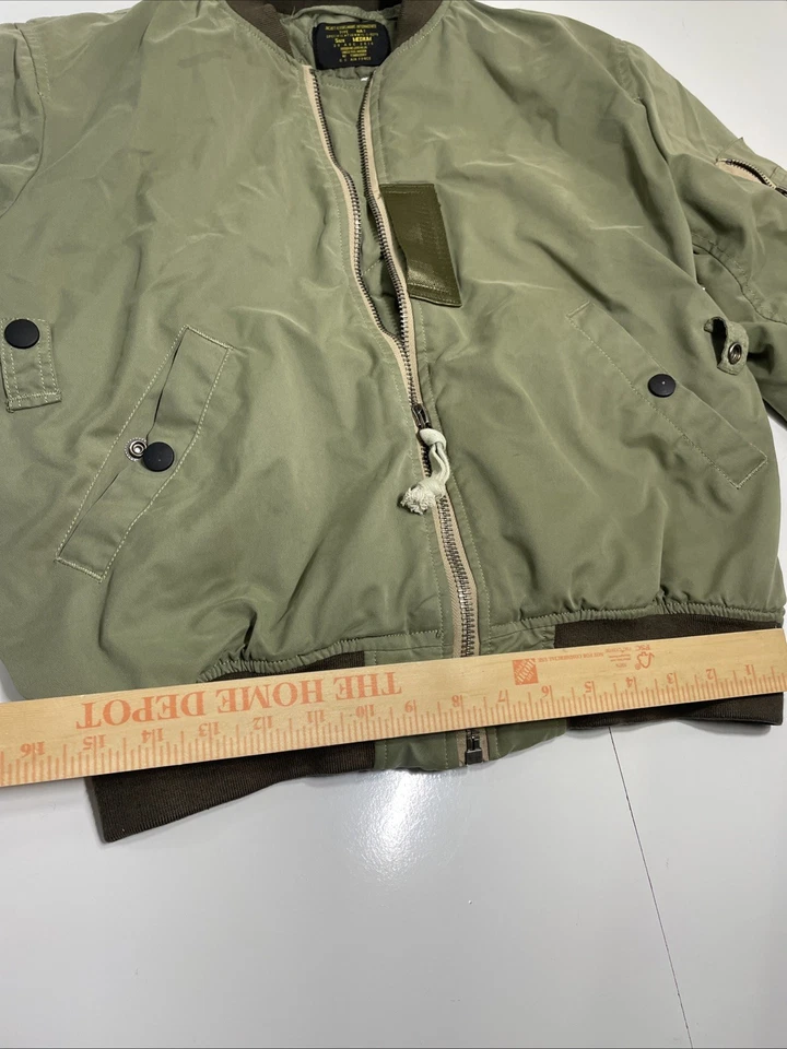 Chaqueta Bomber Flying Tigers Verde Hasta la Cintura Bolsillos Talla Mediana Foto 4 de 4