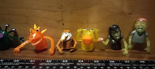 💥FINGER PUPPETS- MONSTERS- ZOMBIES- HORROR- 13 FINGER PUPPET LOT💥 - Picture 5 of 5