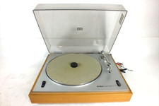 Yamaha YP-400 Belt Drive Record Player Turntable
