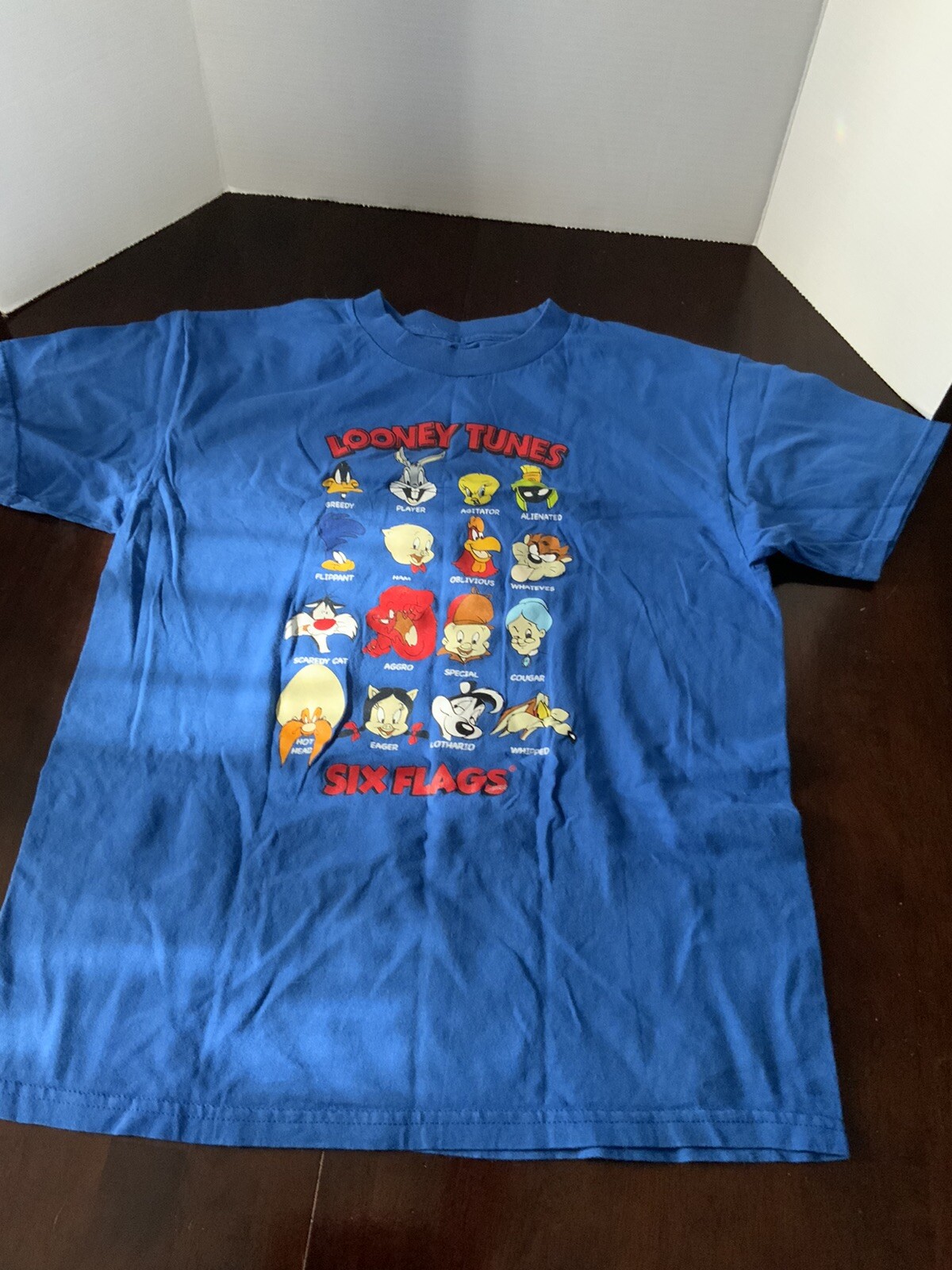 six flags looney tunes shirt - Gem
