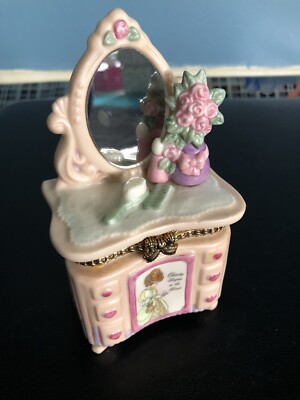 PRECIOUS MOMENTS 331074 ''HINGED COVERED BOX 1997.~