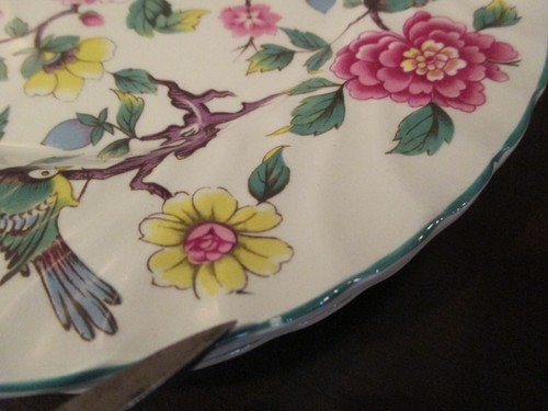 James Kent Old Foley Chinese Rose 8” Plates Set 4 England TINY edge chips in 2 - Picture 10 of 12