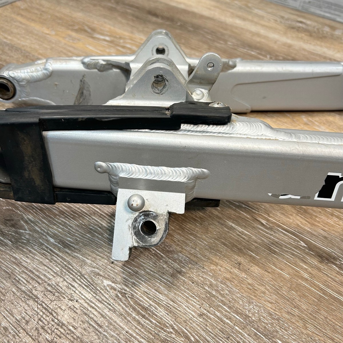 1982 81-82 Kawasaki KDX250 KDX-250 / Nice OEM SWINGARM SWING-ARM