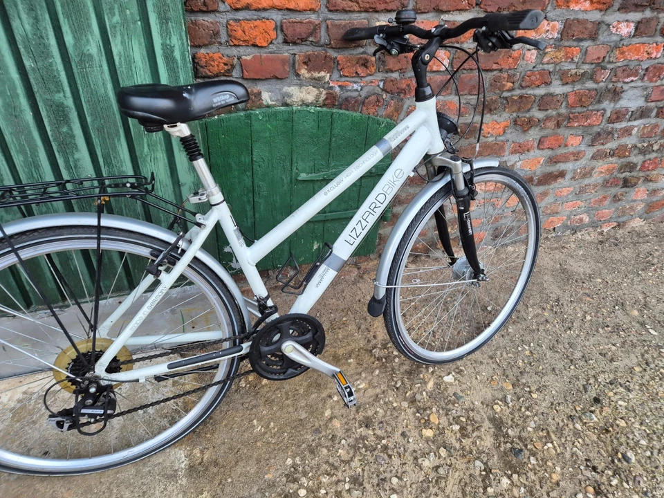 Lizzard Bike Damenfahrrad 28" 21 Gang Nabe technisch i.O.Bereifung braucht Luft - Bild 2 von 4