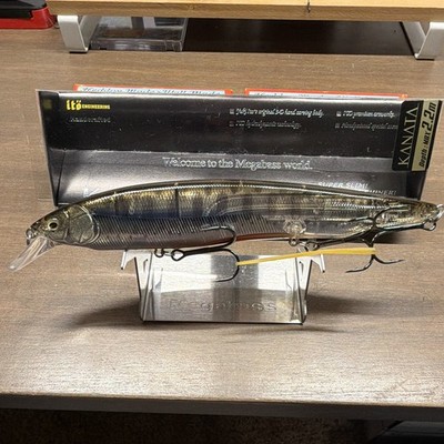 Megabass KANATA Crankbait Baby Trout Silver Gray 6in 2oz 9-12ft 902062