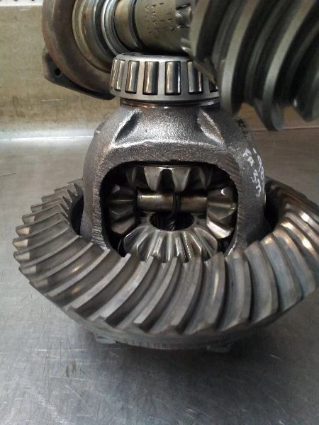 Ring Gear/Pinion Front Axle 3.73 Ratio With Yoke From 2000 Ford Explorer 6645158 - Image 2 of 4
