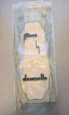 Dawnelle Womens Wrist Length Gloves Hand Stitched Scalloped Edge Soft Vtg 1950s