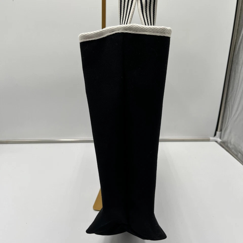 Bolso de Mano Lacoste de Lona Negro con Asas a Rayas y Bolsa Extraíble Foto 2 de 4