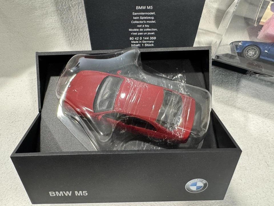 03 BMW Saloon E39 M5 S62B50 V8 Imola RED LeMans BLUE RARE DLR PROMO 1/43 FREEshp - Image 2 of 4