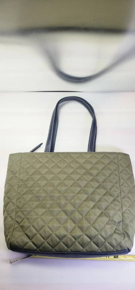 Tommy Hilfiger оливковый зеленый выстеганная наплечная сумка с короткими ручками сумочки/синий отделки 14 x 11». См. - Изображение 2 из 4