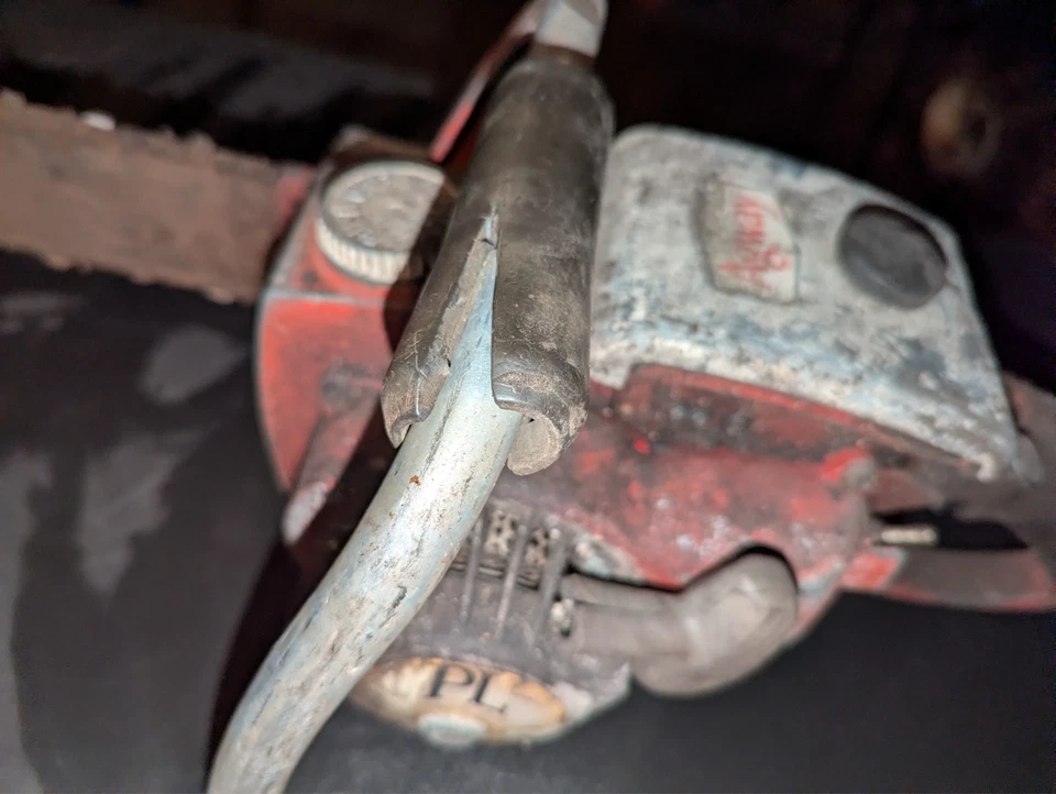 Vintage Remington PL-4 Chainsaw FOR PARTS OR REPAIR - Image 2 of 4