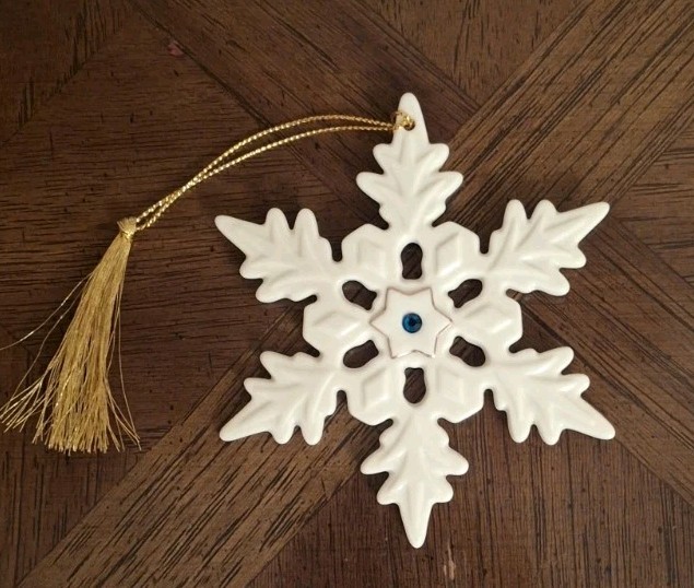 Lenox Jeweled Snowflake Ornament Cream Fine China Blue Gem 24K Gold Trim 4"