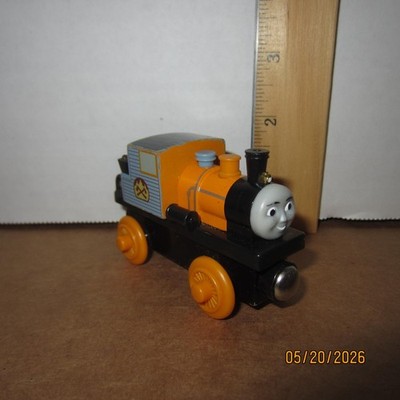 Dash Thomas & Friends Wooden Railway Magnetic Train Learning Curve