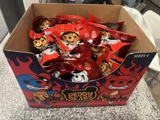 Deddy Bears Series 4 Surprise Mini Plush Clip-On Blind Bags Display Case 12 Bags