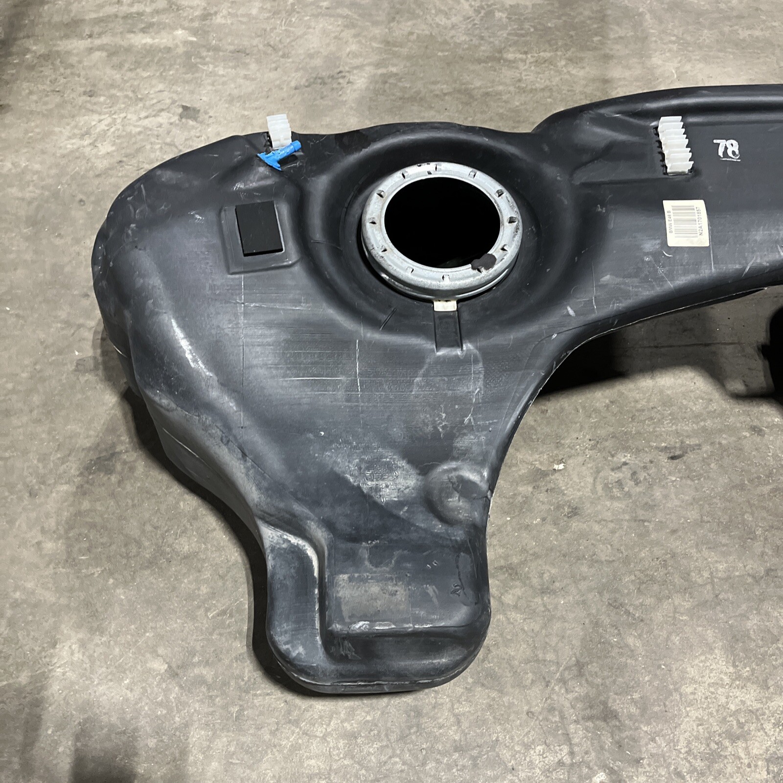 16112229736 01-06 BMW M3 OEM Plastic Fuel Gas Tank and Sender E46 