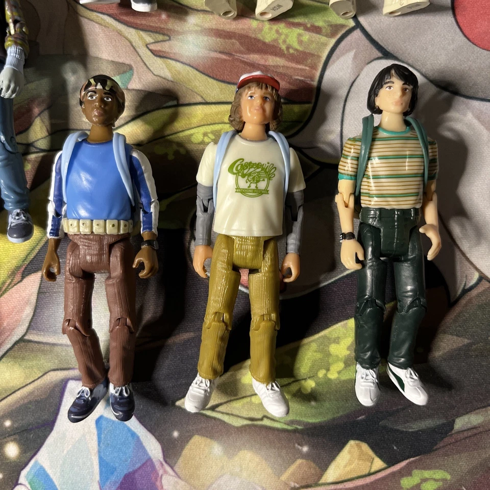 Funko Stranger Things 3.75" Figure Lot Of 9 w/ Accessories: Eleven, Demogorgon - Image 3 of 4