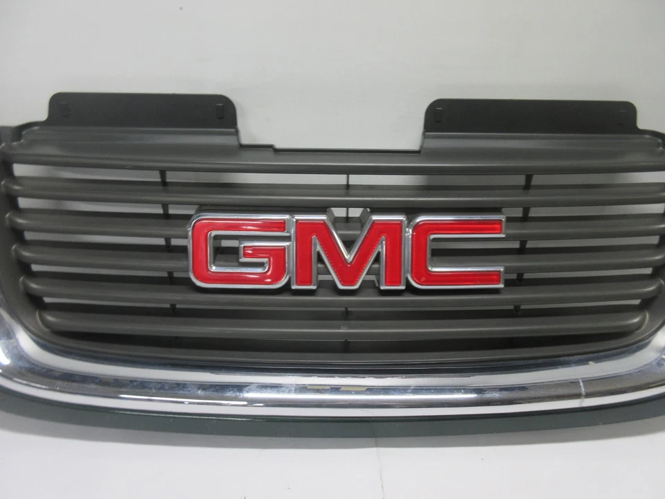 GMC ENVOY 2002-2009 parrilla delantera verde Foto 3 de 4
