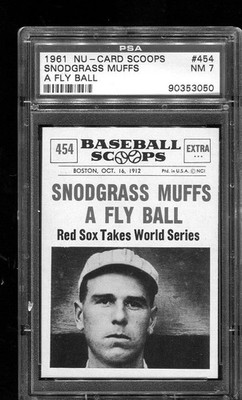 1961 61 NU-CARD SCOOPS #454 SNODGROSS MUFFS FLY BALL PSA 7 NM