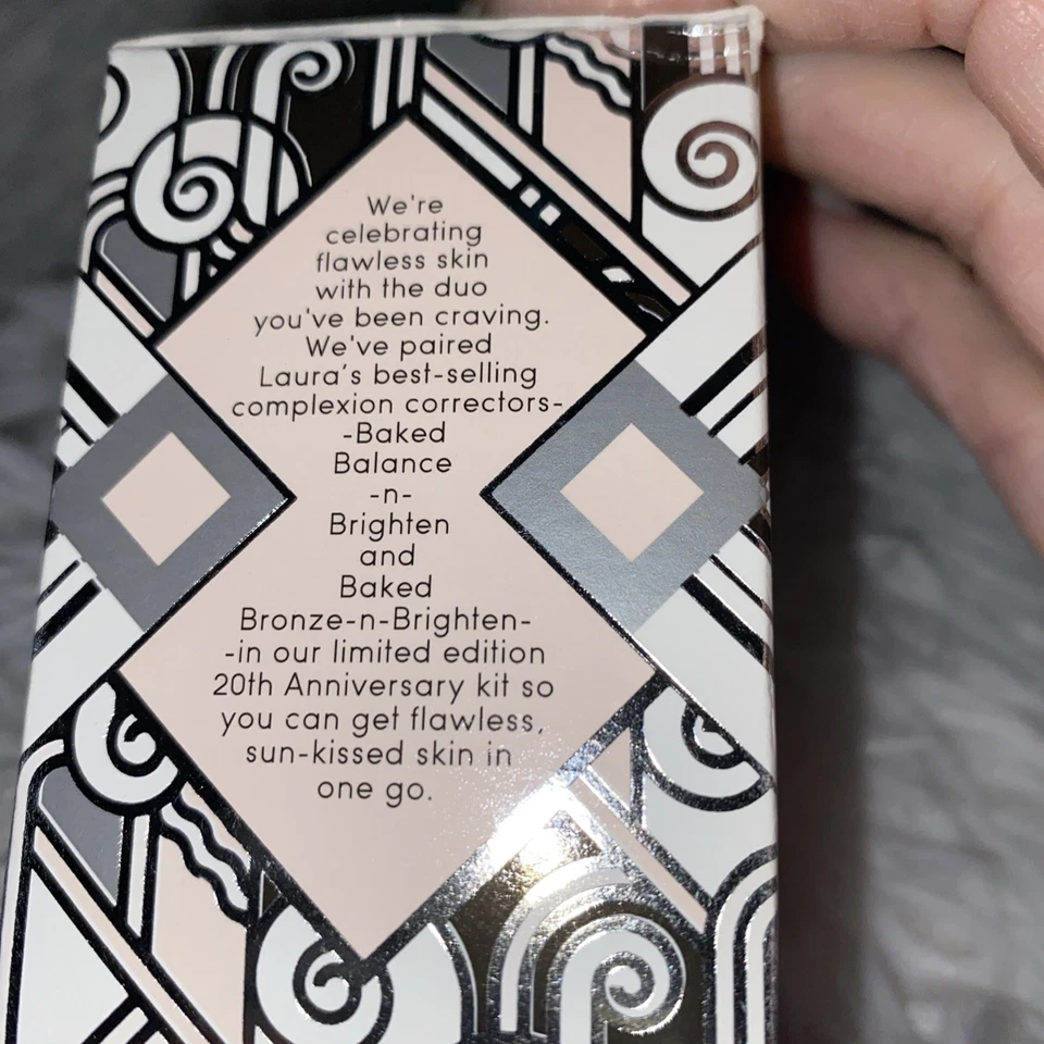 Laura Geller Baked Bronze N Brighten Bronzer And Medium Foundation With Brush - Image 3 of 4