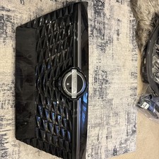 NISSAN QASHQAI 2024-ONWARDS GENUINE FRONT GRILL NO BADGE 62310-HN10A