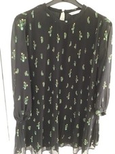 zara mini blusenkleid M schwarz chiffon plissee kaktus print boho blogger