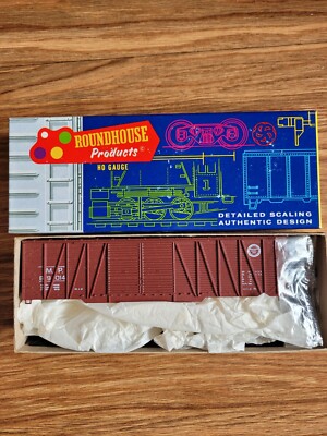 Roundhouse (MDC) MP #69014 50ft Outside Braced Wood Dbl Door Box Car Kit