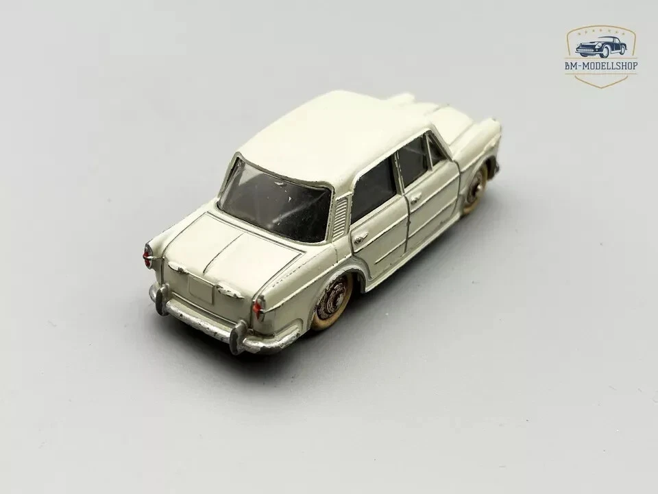 Auto vintage FIAT 1200 SCALA 1/43 - Immagine 2 di 4