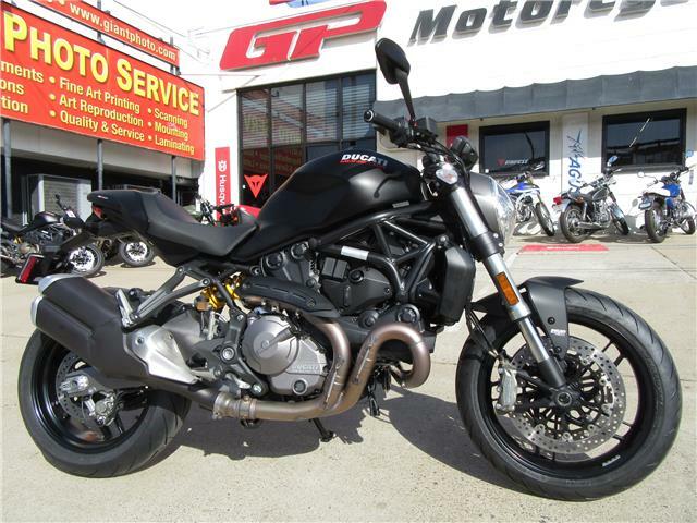 2019 Ducati Monster 821 Dark Monster 821 Dark 2019 Ducati Monster 821 Dark