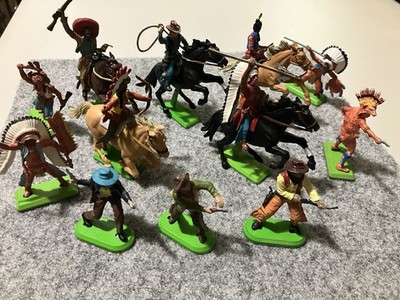 Britains Ltd Deetail Lot of 12 Cowboys & Indians