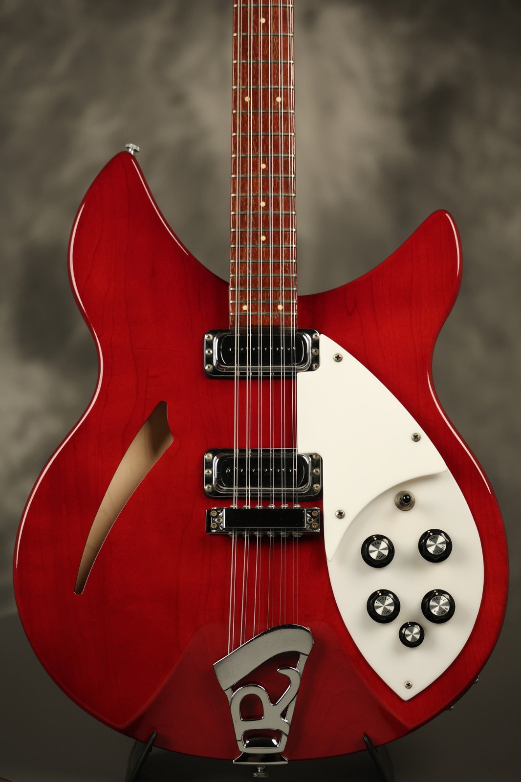 1977 Rickenbacker 330 / 12 string Burgundyglo