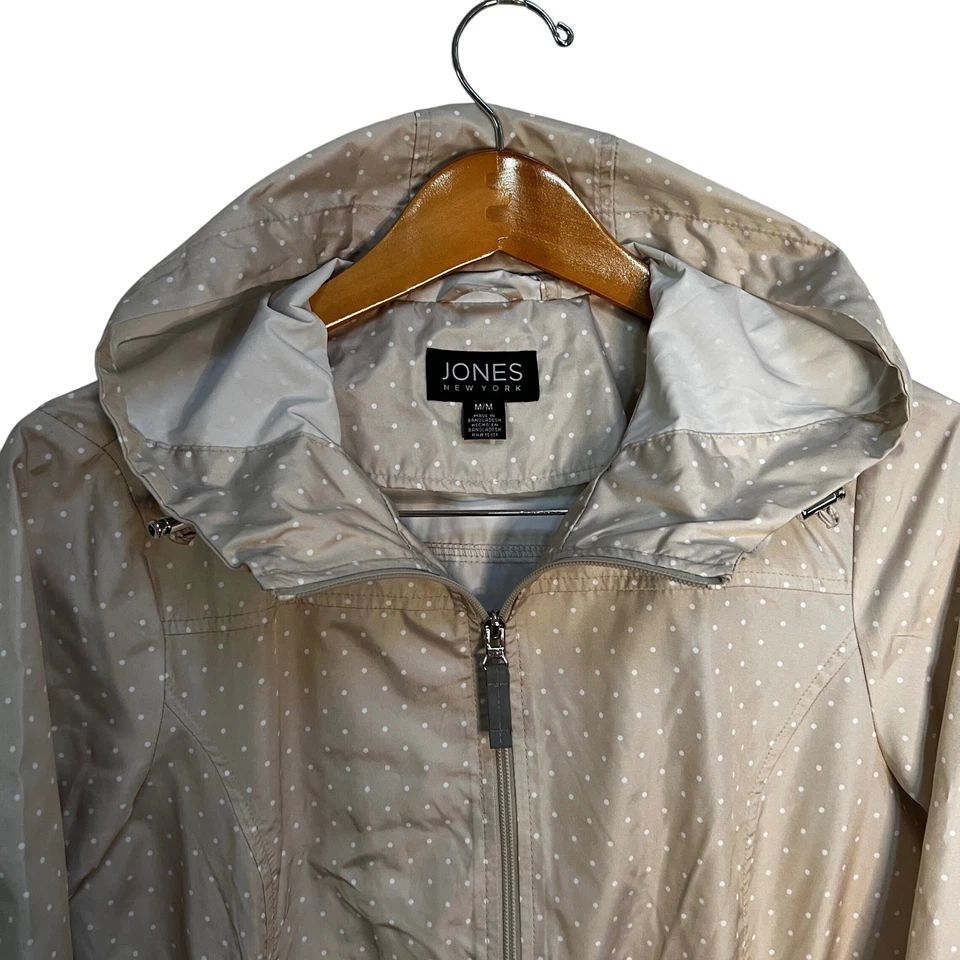 Jones New York Polka Dot Raincoat Lightweight Hooded Jacket Beige SZ Medium - Image 3 of 4