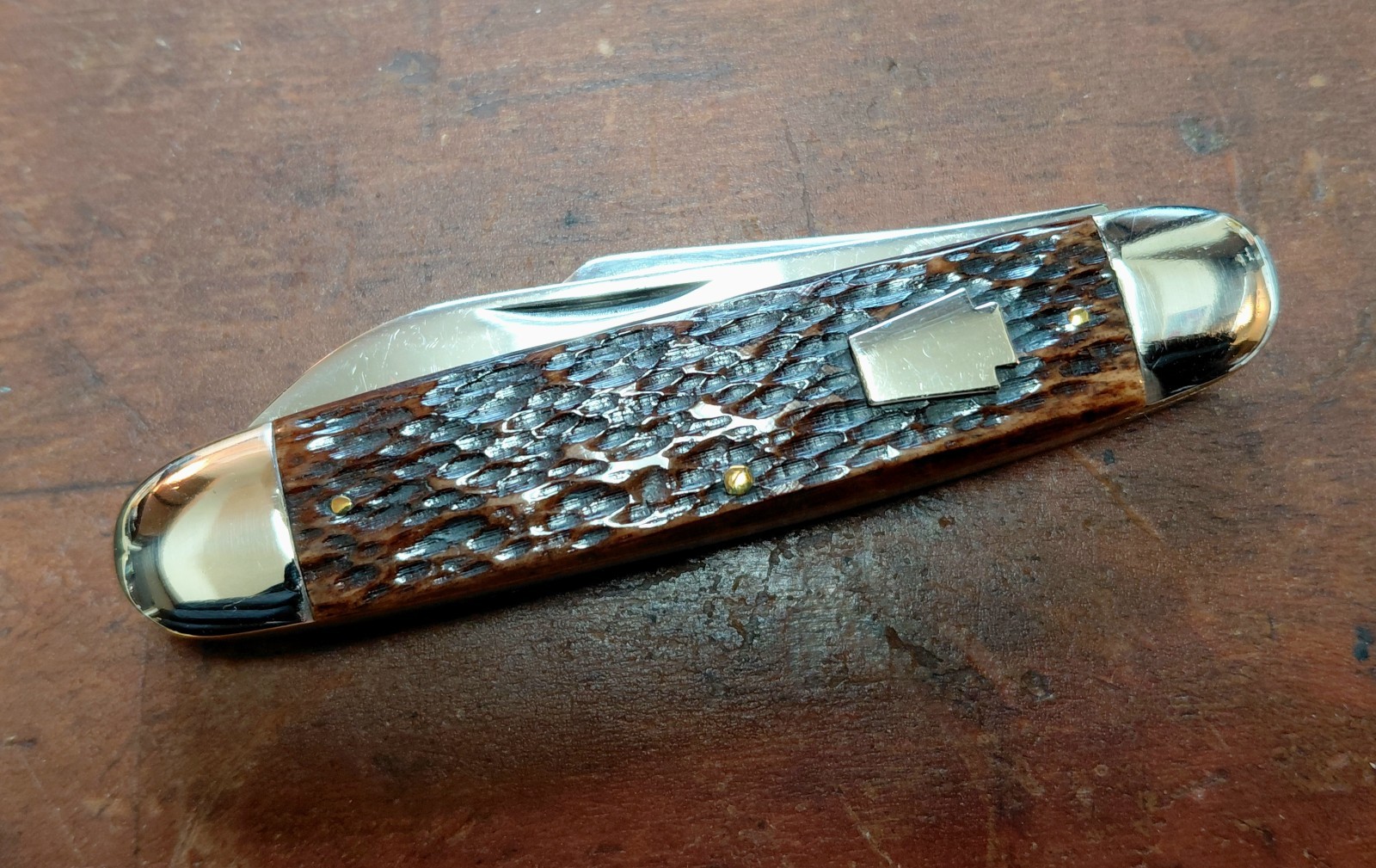 EARLY VERY NICE KUTMASTER KEYSTONE SHIELD 3 BLADE CIGAR, BONE SCALES (51)