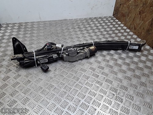 Sliding door latching motor