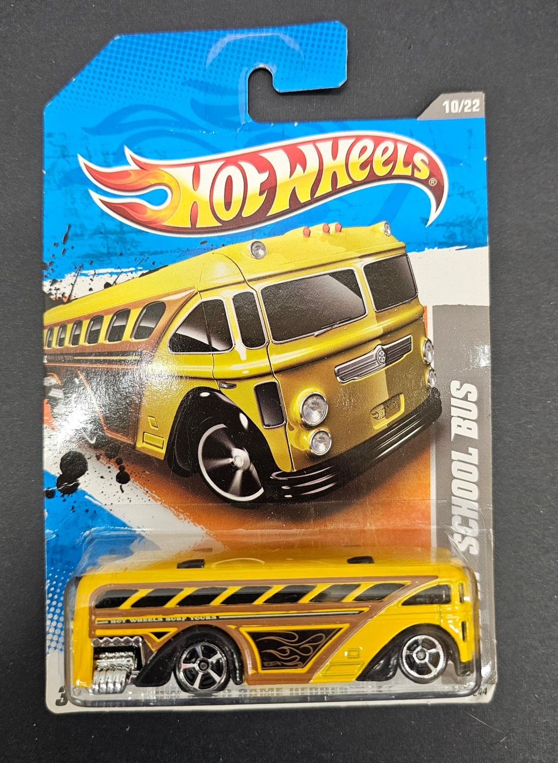 Hot Wheels Surfin' School Bus 2011 1:64 Diecast Racing Circuit