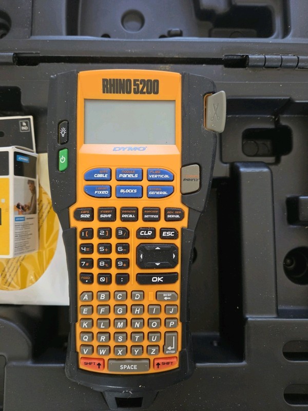 DYMO Rhino 5200 Industrial Label Maker - Black/Yellow (1755749)  w/o 9v Charger