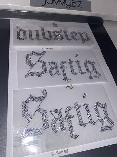 Alte englische Glitzer-Schrift - individuelles Aufbügeln Hot Fix Strass Diamant Wärmeübertragung - Bild 10 von 17