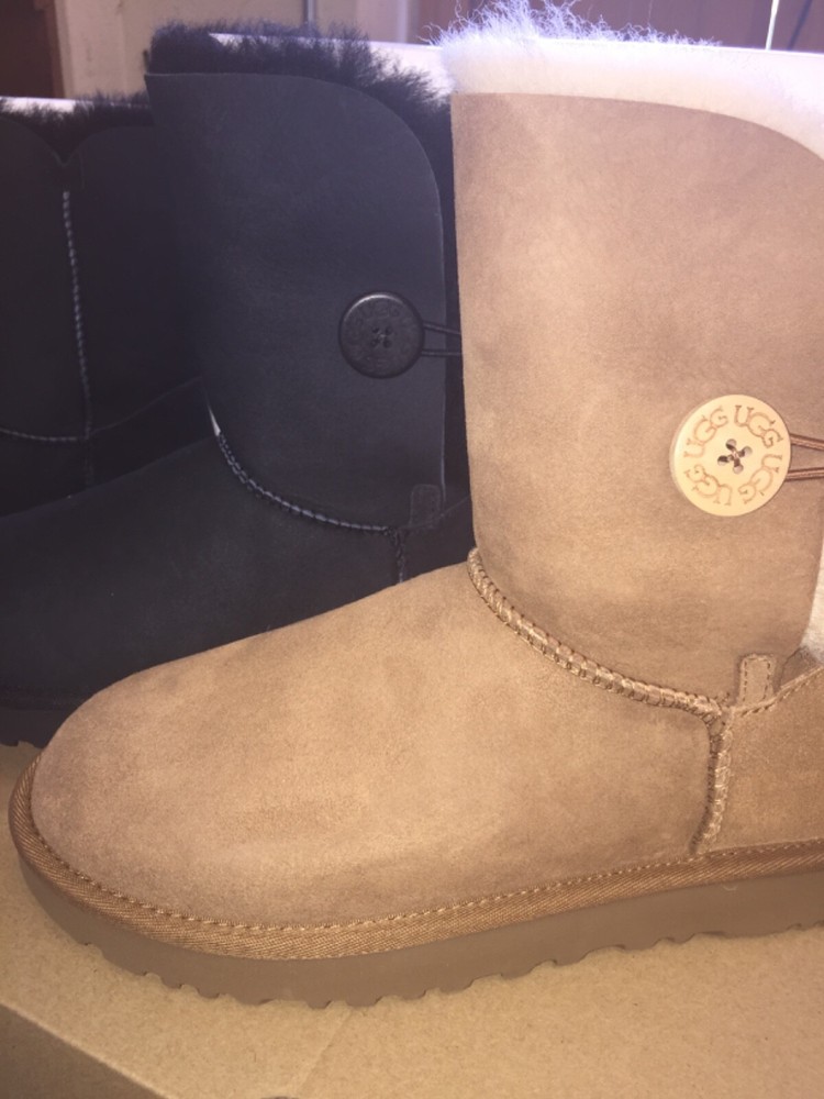 UGG Womens Bailey Button II 1016226 CHESNTUT OR BLACK
