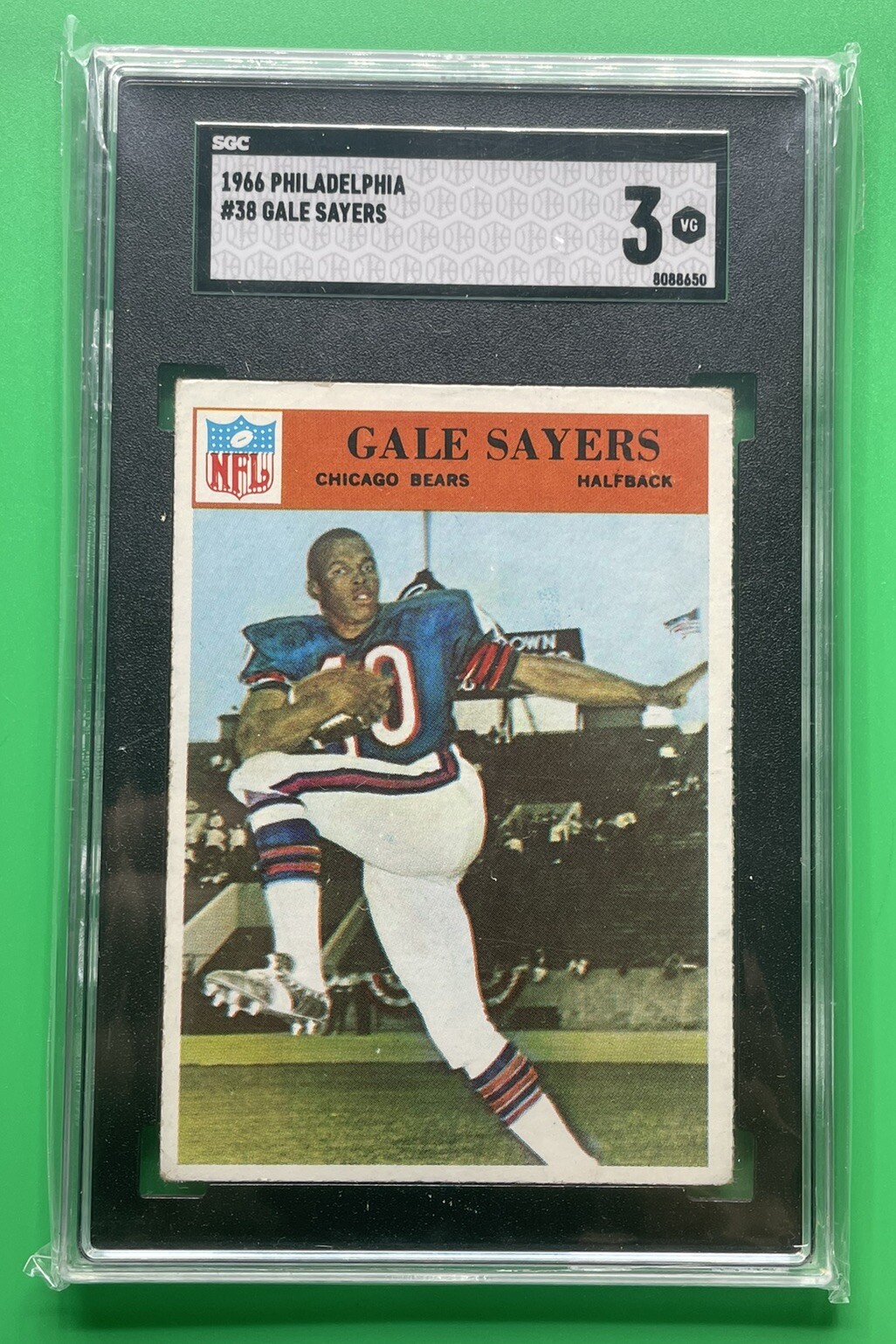 1966 PHILADELPHIA #38 GALE SAYERS SGC 3 RC ROOKIE CARD HOF