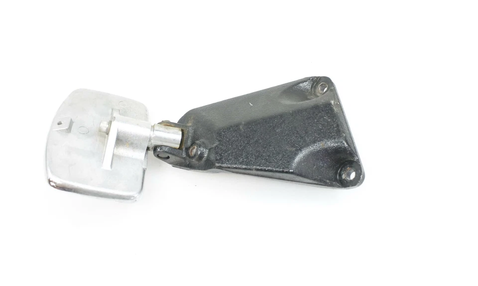 06-15 SUZUKI BOULEVARD M109 M109R REPOSAPIÉS DELANTERO IZQUIERDO CLAVIJA PASO Foto 2 de 4