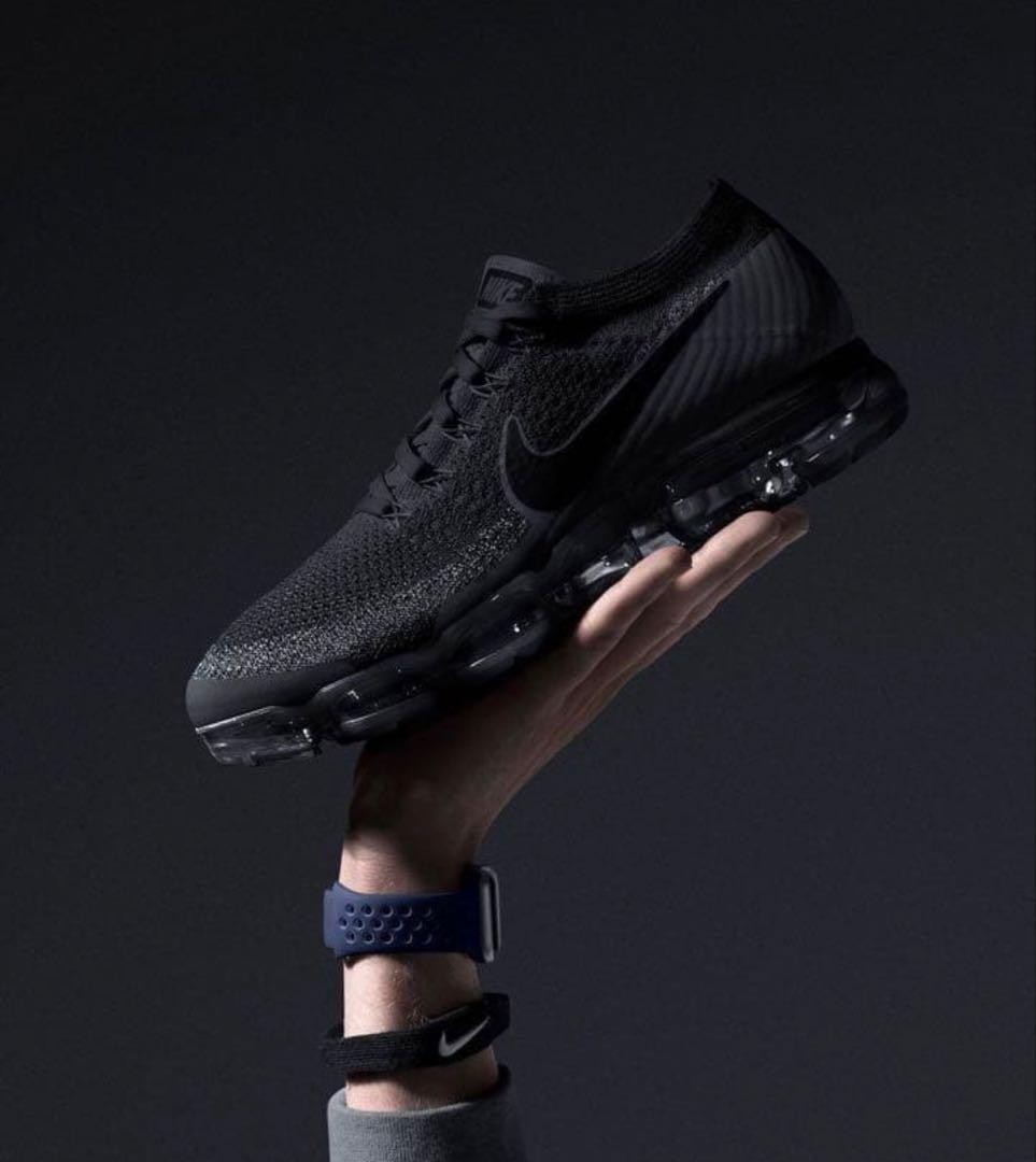 Men 10.0US Nike Air Vapormax Flyknit Triple.Black Sneaker Original Collection Sp — product photo 1 of 14