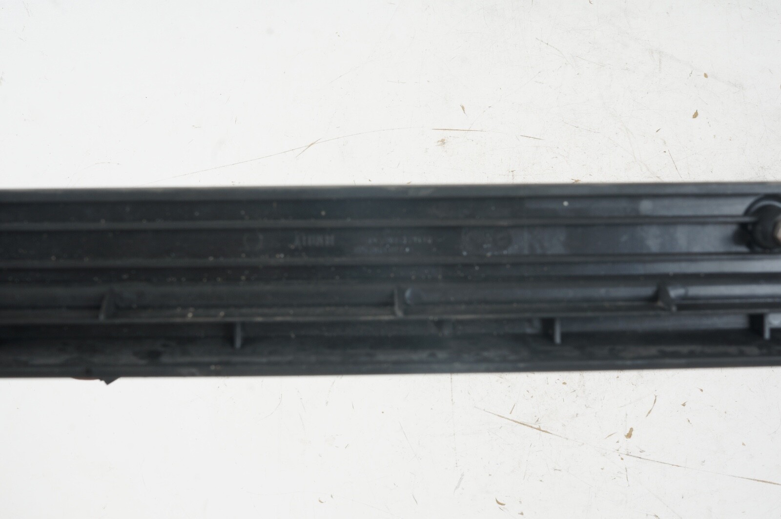 10-20 Bentley Mulsanne Front Left Driver Door Inner Upper Molding Trim