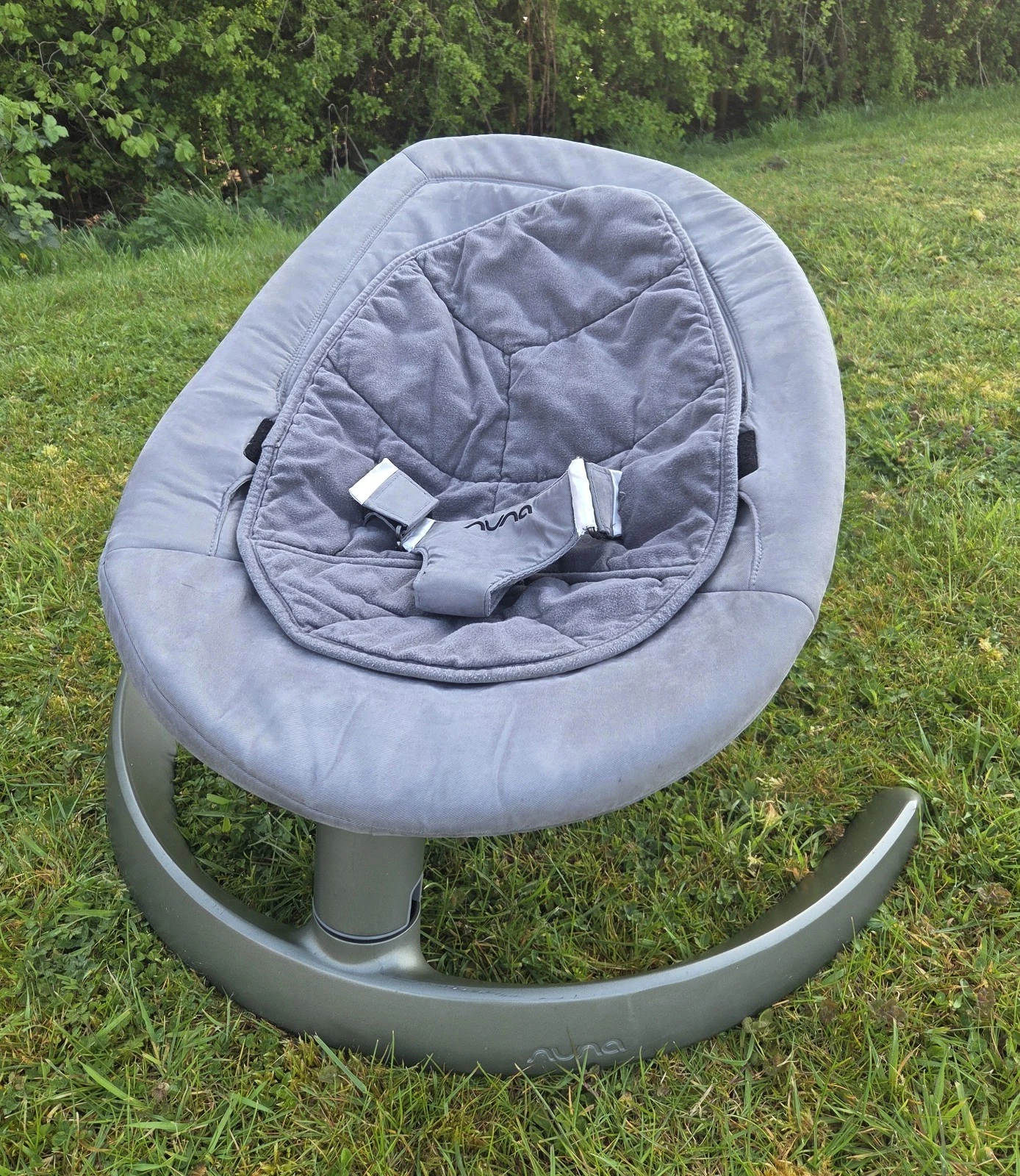 Nuna Leaf Curve Baby Rocker Swing Chair Grey Used Condition
Opens in a new window or tab