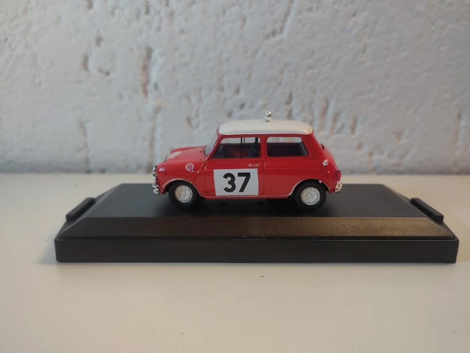Morris Cooper S Montecarlo Winner 64 1/43 Vitesse Cod. L014 Limited Edition  - Immagine 2 di 4