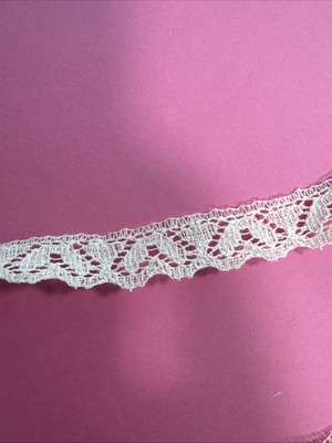 OFF WHITE SCALLOPED EDGE COTTON  LACE  TRIM  1/2 WIDE  X  3 Yards Vintage Dolls
