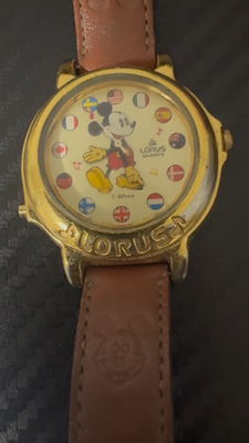 VINTAGE LORUS DISNEY MICKEY MUSICAL WATCH PLAYS IT display picture 2