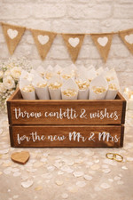 Cassa Nuziale Rustica "Getta Confetti e Auguri" | Cesto Portaconfetti in Legno Fatto a Mano