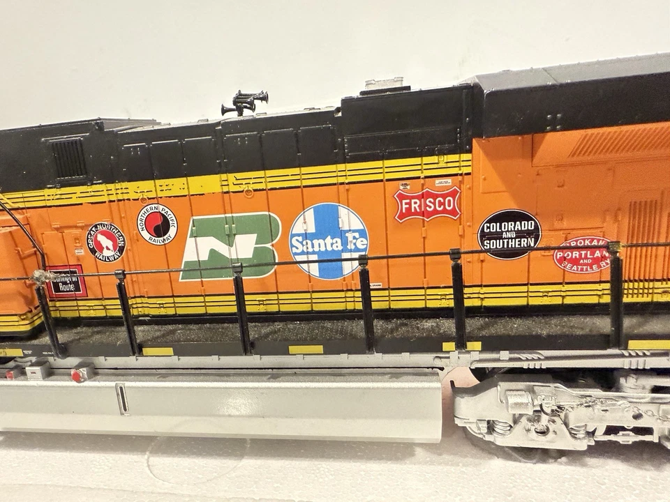 Lionel~Legacy~2233441~BNSF Heritage ES44AC #6075~O Scale! - Image 3 of 4