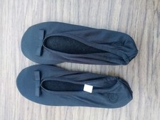 Isotoner Black Slippers House Shoes 6.5 Bow B...