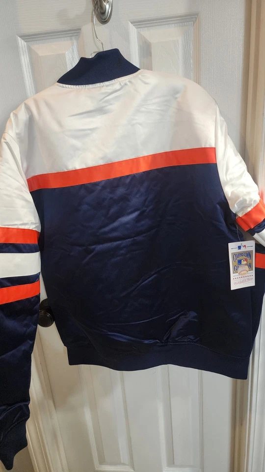 Size Large Men’s Mitchell and Ness Houston Astros Heavyweight Jacket - NWT - Image 4 of 4